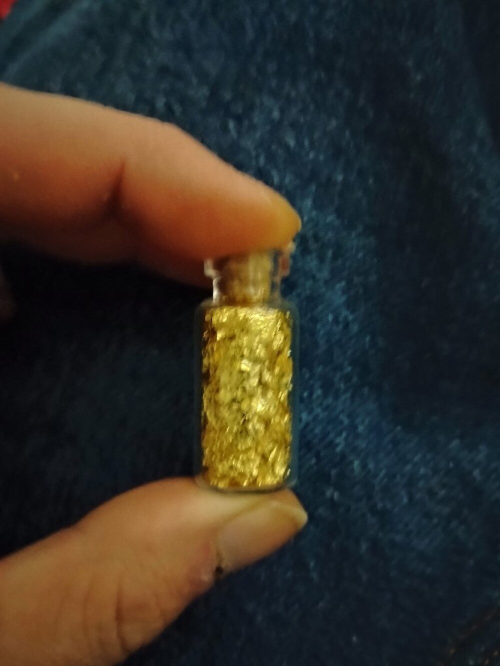 Gold flake